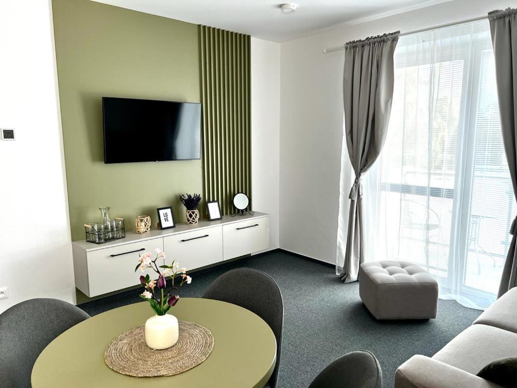 Urban Green Apartment Liptovský Mikuláš Dış mekan fotoğraf